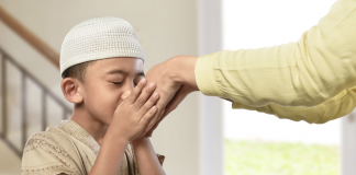 25 Mufti Menk Quotes About Parents 25 Quotes about Parents - Mufti Menk